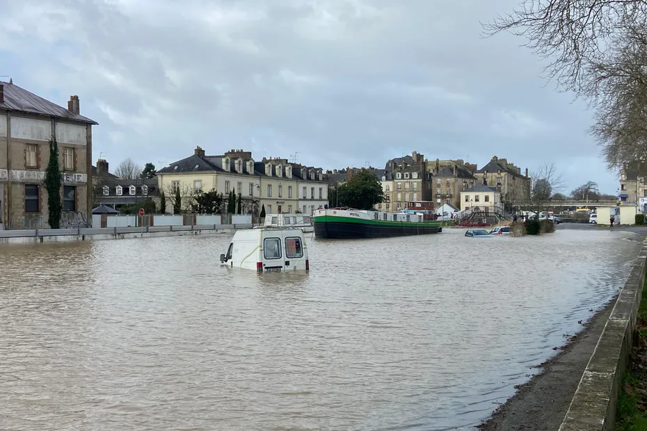 Dégât des eaux et inondation en vue aérienne
